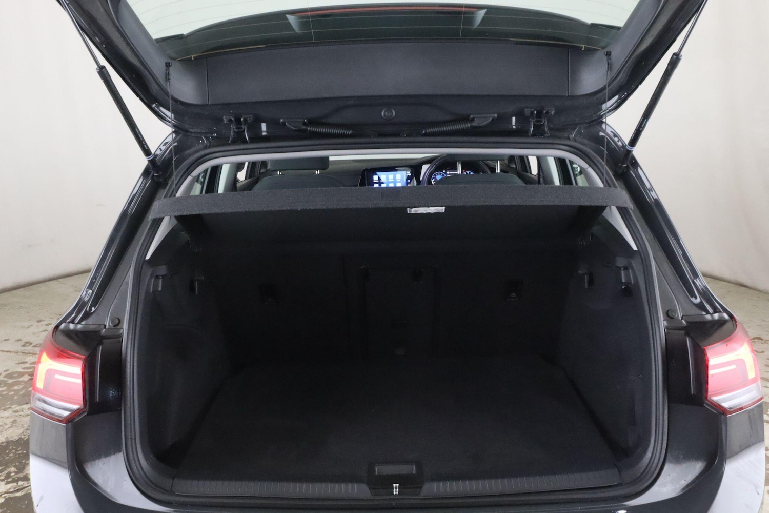 Used Volkswagen Golf 2023 for sale - 76700569: Photo 14