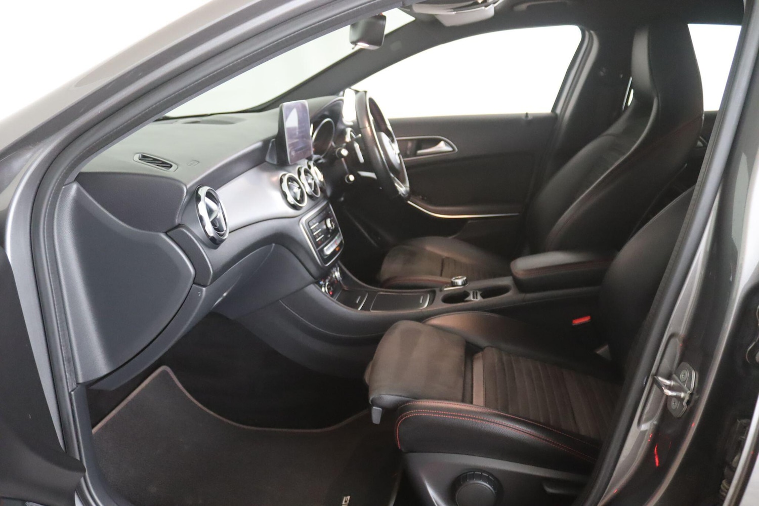 Used Mercedes-Benz GLA 2020 for sale - 78047239: Photo 11