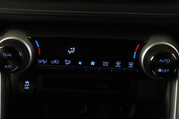 Used Toyota RAV4 2019 for sale - 75601118: Photo 24
