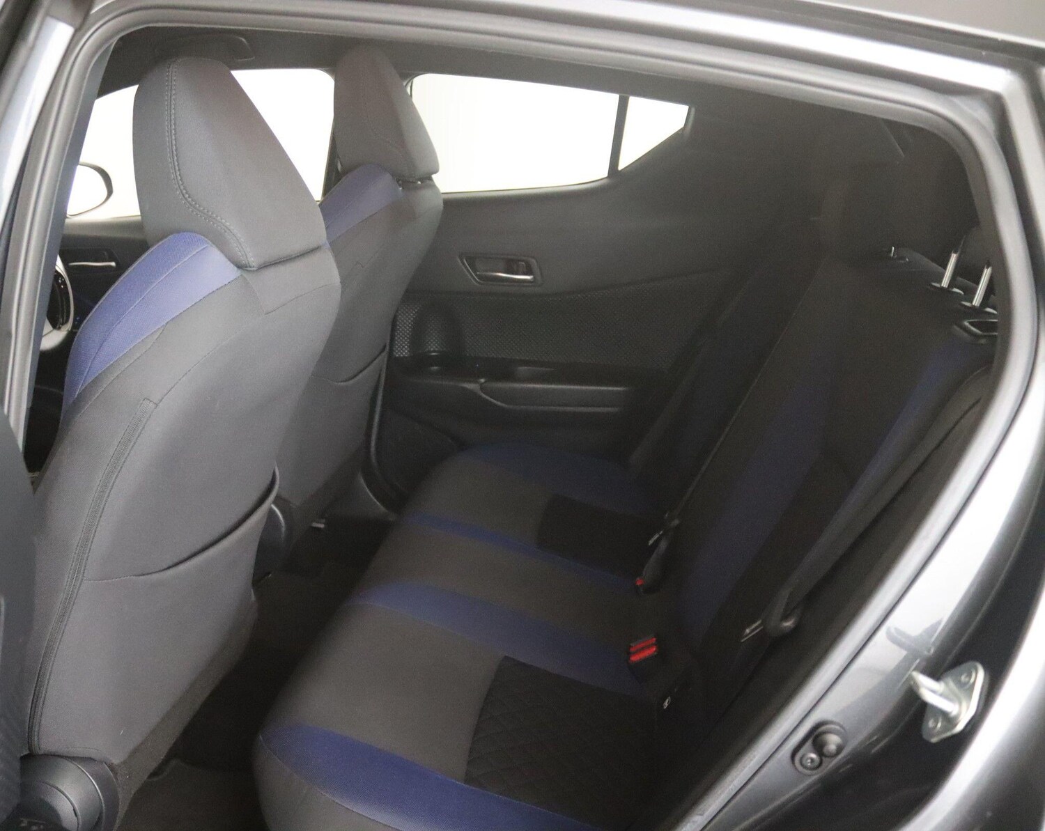 Used Toyota C-HR for sale - 77808086: Photo 12