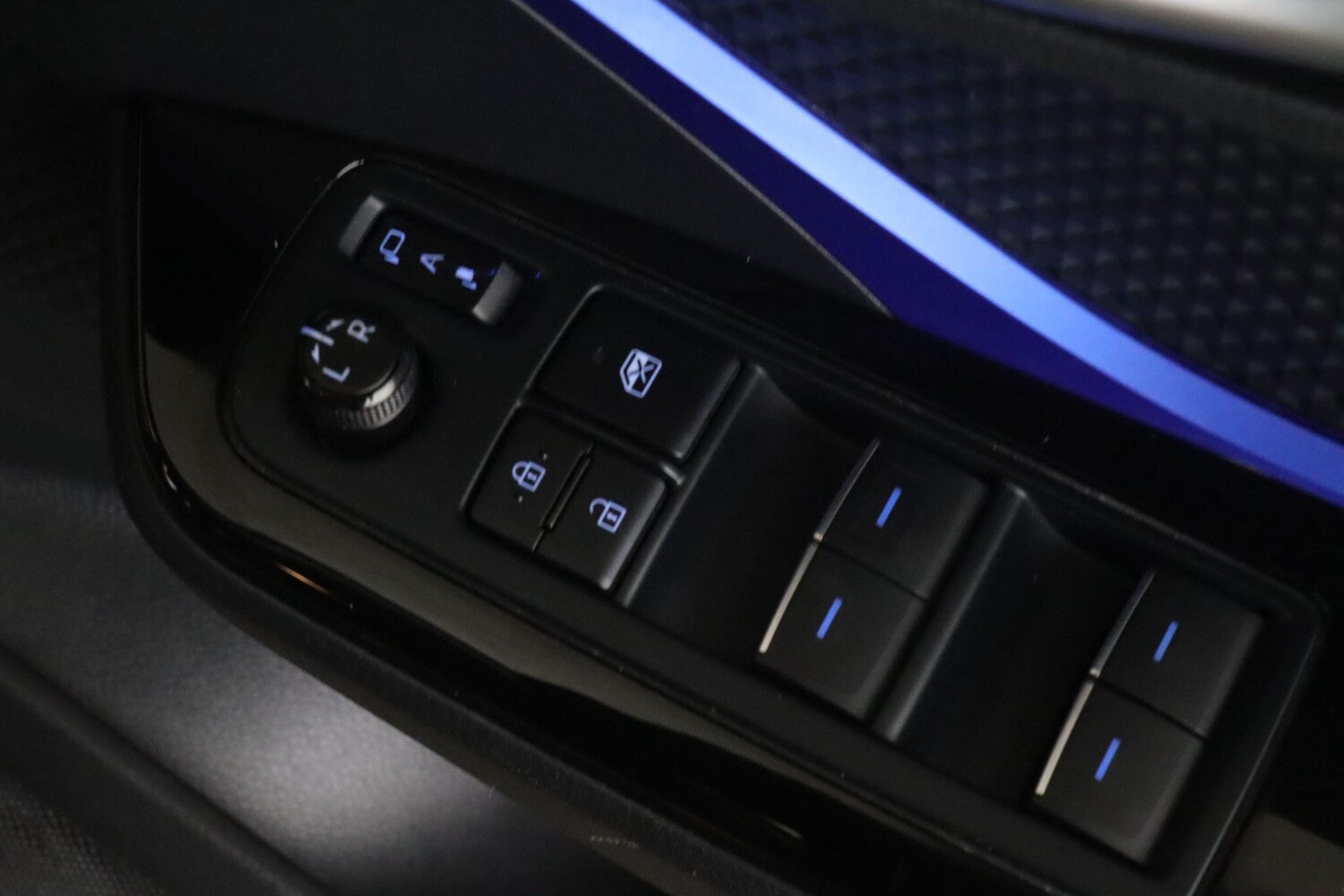 Used Toyota C-HR for sale - 77808086: Photo 17