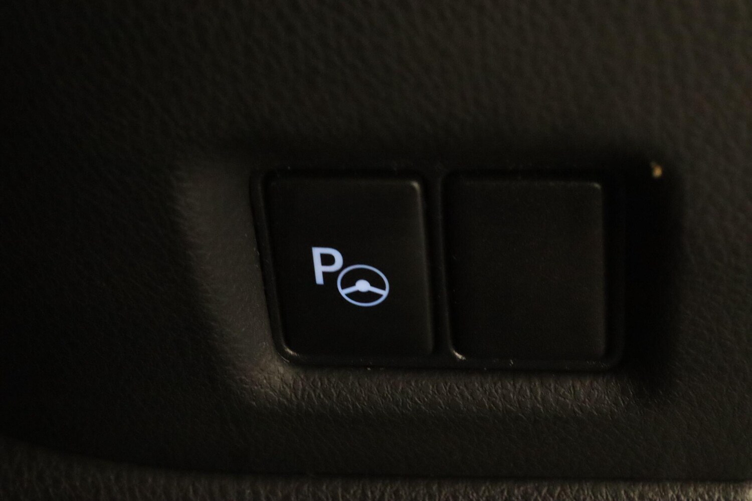 Used Toyota C-HR for sale - 77808086: Photo 18