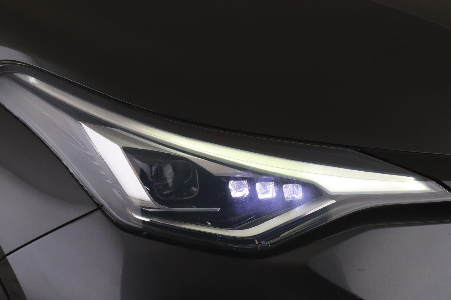 Used Toyota C-HR for sale - 77808086: Photo 9