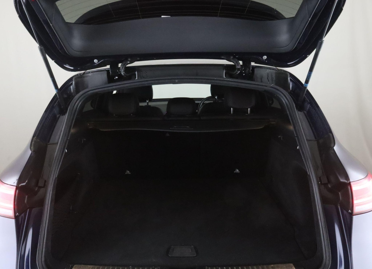 Used Mercedes-Benz EQC 2021 for sale - 76913786: Photo 12