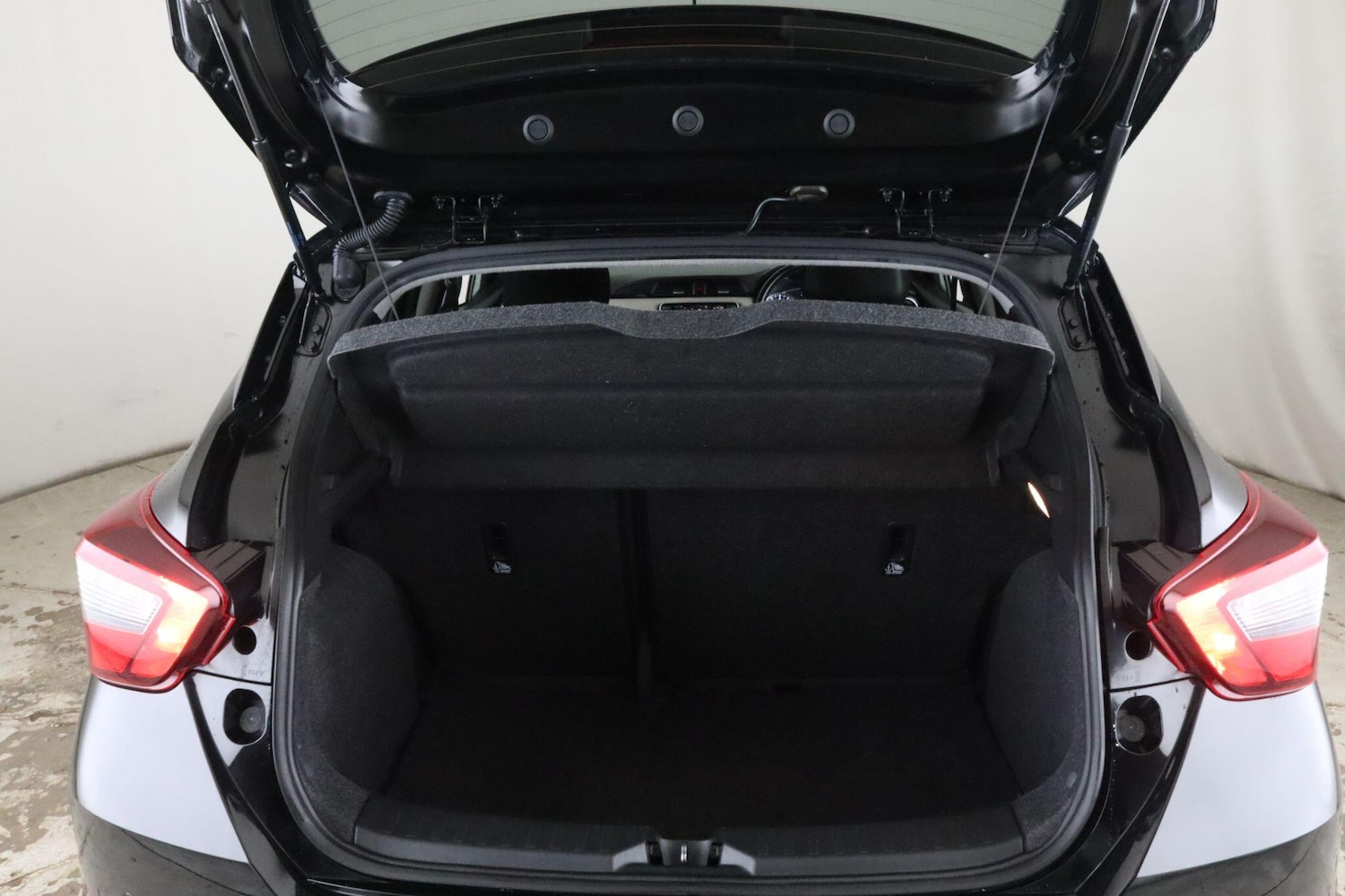 Used Nissan Micra 2022 for sale - 76398341: Photo 13