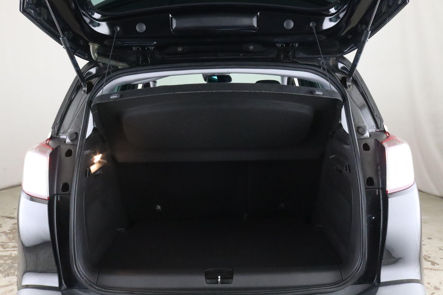 Used Vauxhall Crossland X 2019 for sale - 76472824: Photo 11