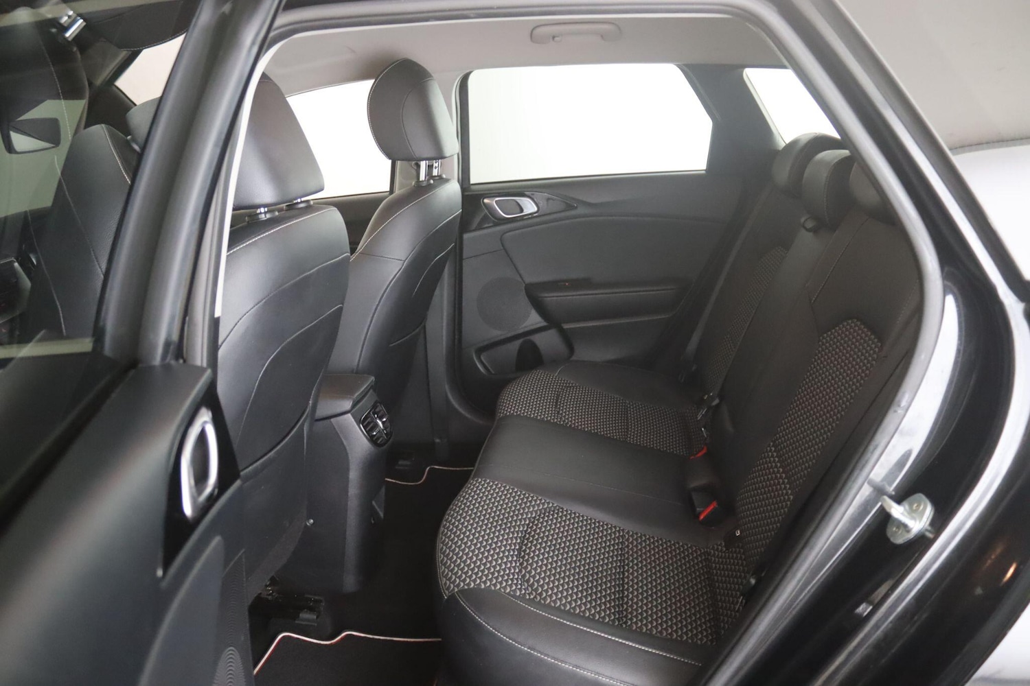 Used Kia Ceed 2023 for sale - 77426039: Photo 10