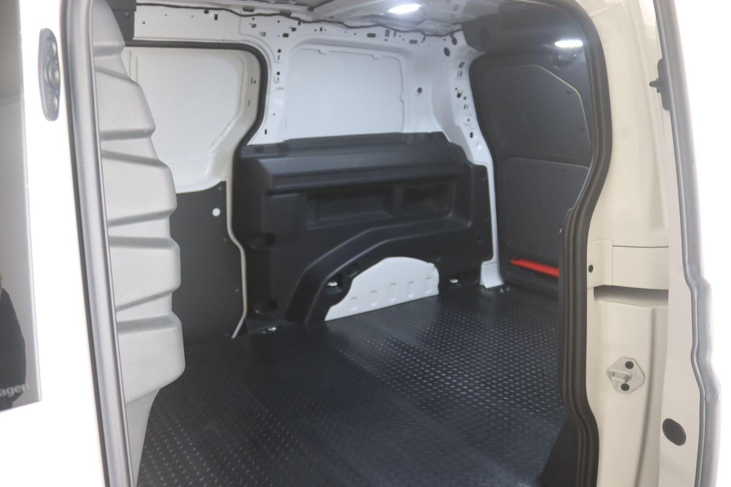 Used Volkswagen ID. Buzz Cargo 2023 for sale - 76991846: Photo 14