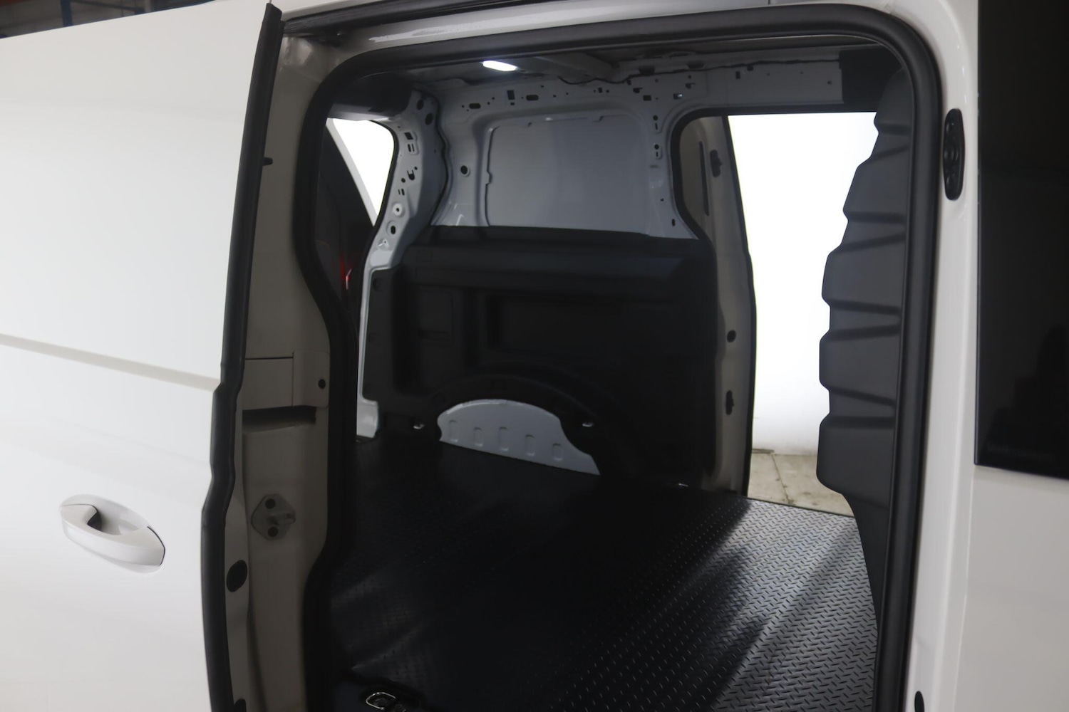 Used Volkswagen ID. Buzz Cargo 2023 for sale - 76991846: Photo 17