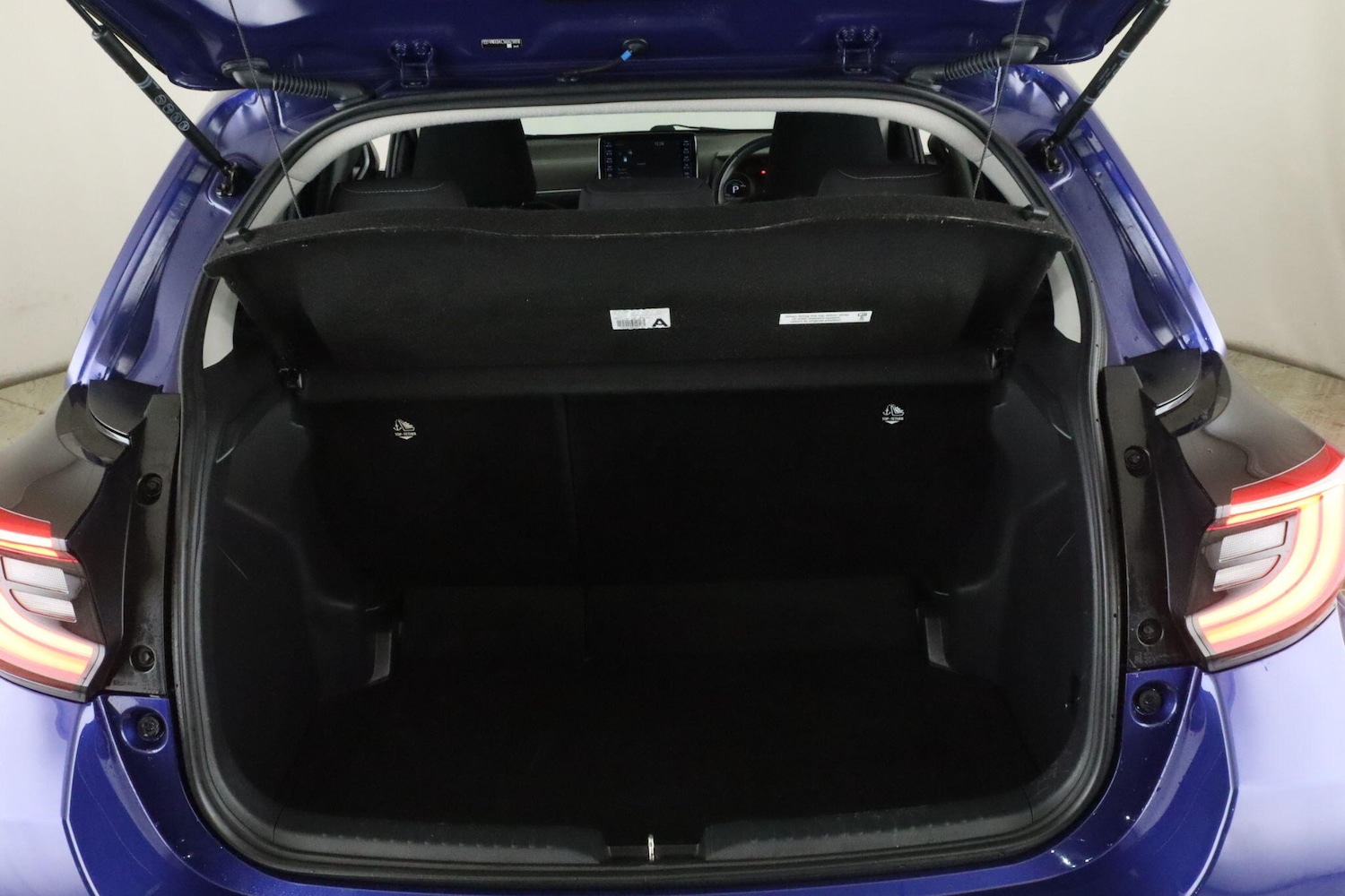 Used Toyota Yaris 2022 for sale - 76780891: Photo 12