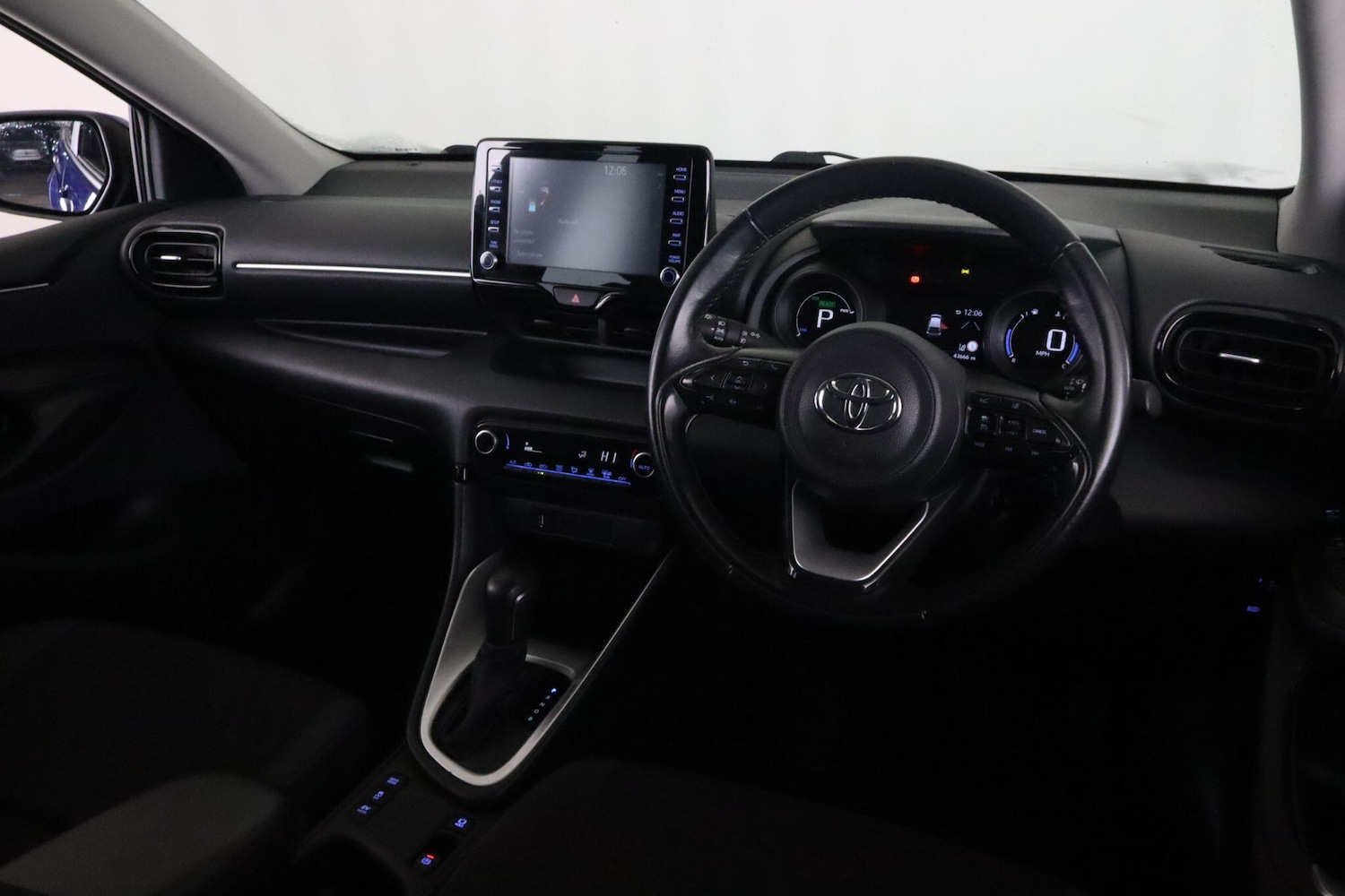 Used Toyota Yaris 2022 for sale - 76780891: Photo 14