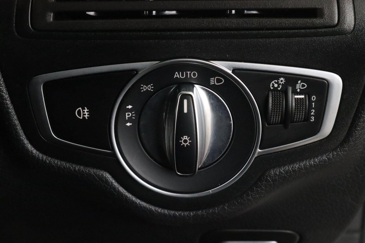 Used Mercedes-Benz C Class 2020 for sale - 77108962: Photo 18