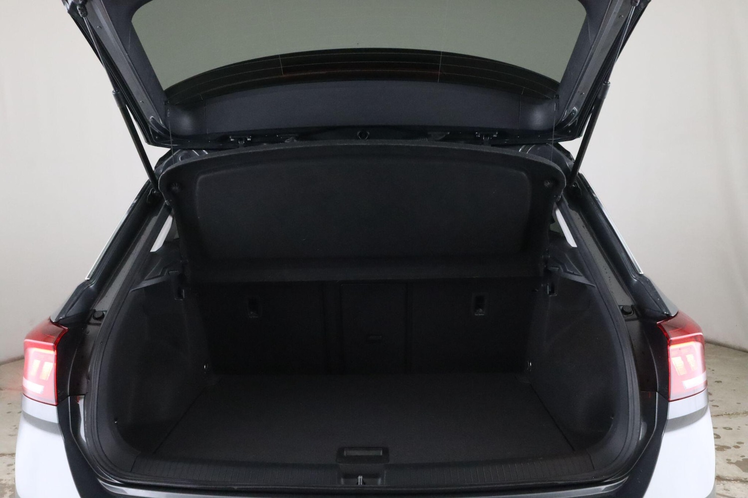 Used Volkswagen T-Roc 2023 for sale - 76485016: Photo 14