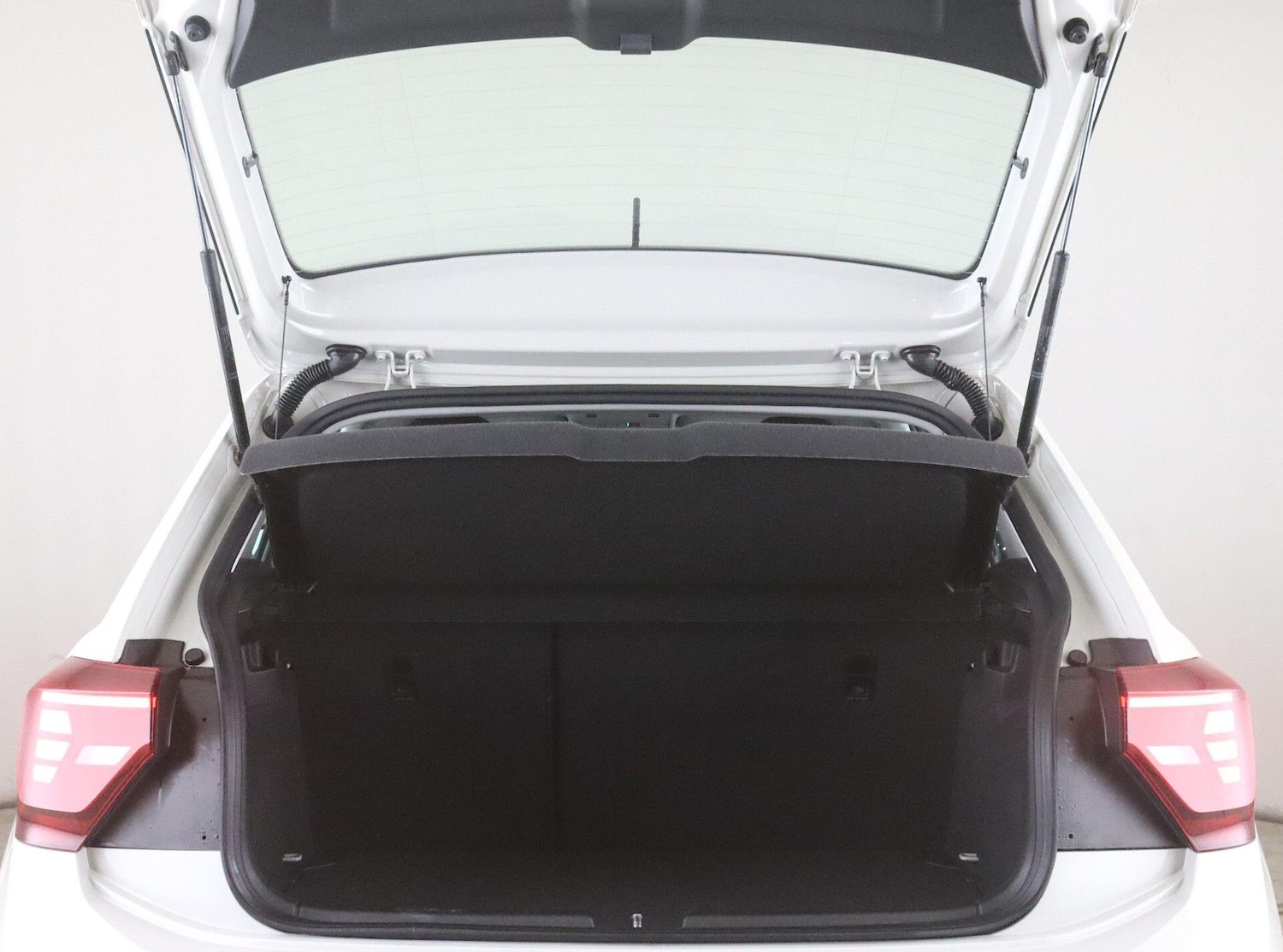 Used Volkswagen Polo 2023 for sale - 77074412: Photo 12