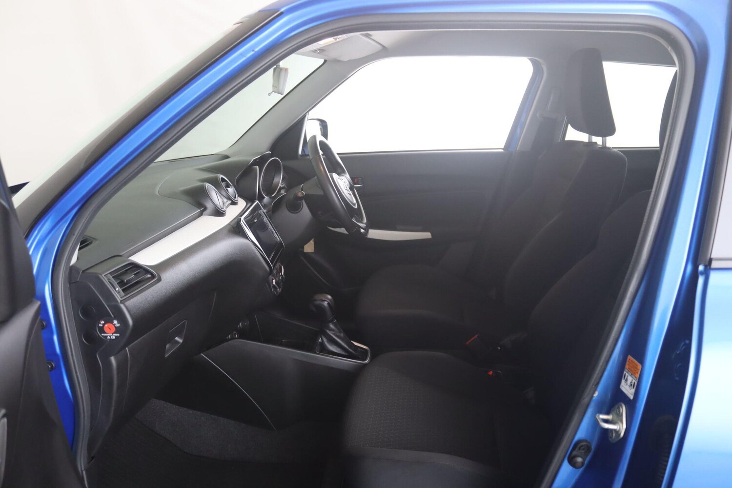 Used Suzuki Swift 2023 for sale - 77439929: Photo 11