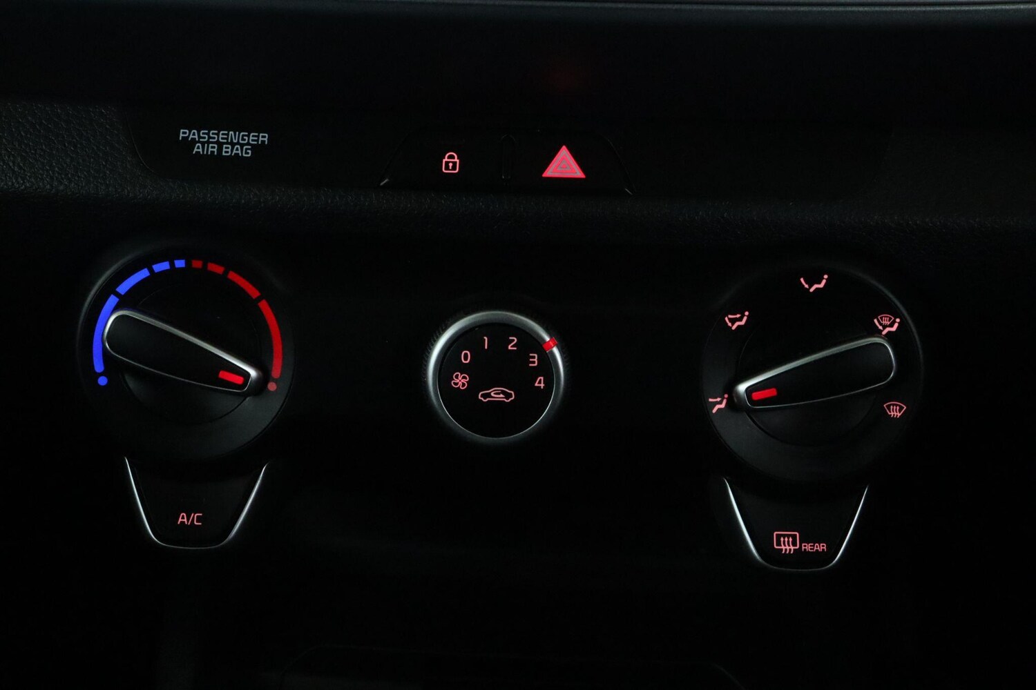 Used Kia Stonic 2021 for sale - 76573710: Photo 24