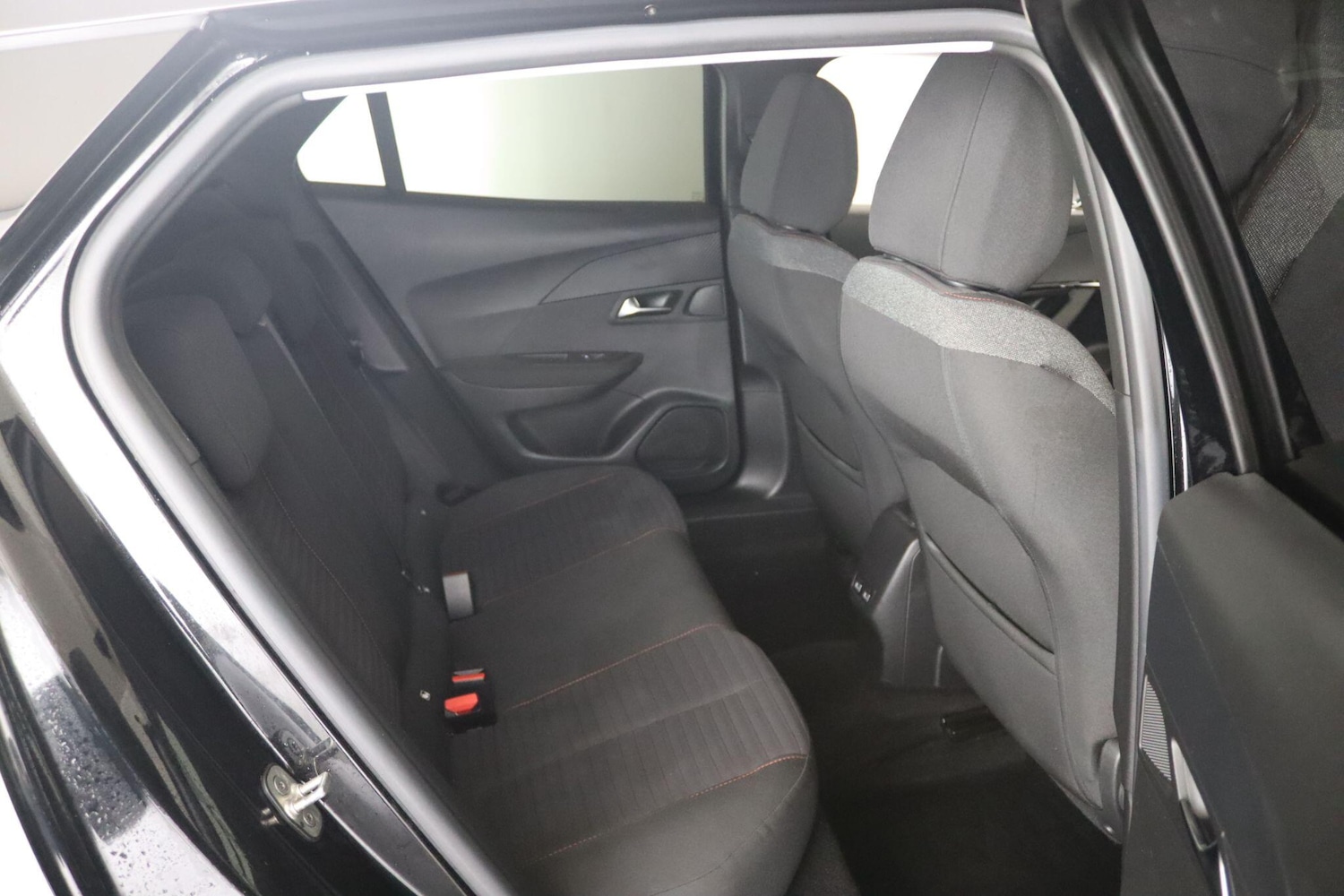 Used Peugeot E-2008 2021 for sale - 76781521: Photo 14