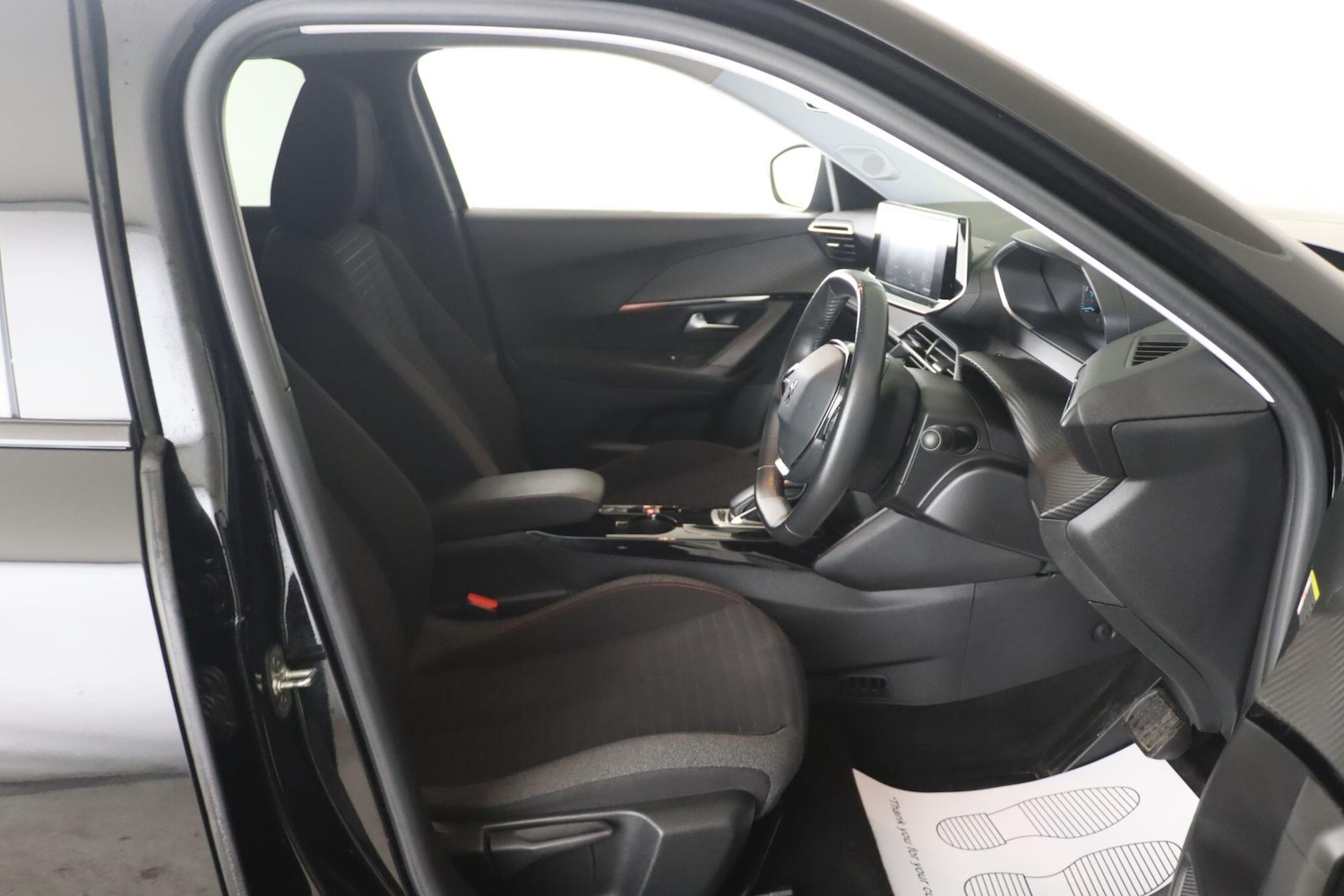 Used Peugeot E-2008 2021 for sale - 76781521: Photo 17