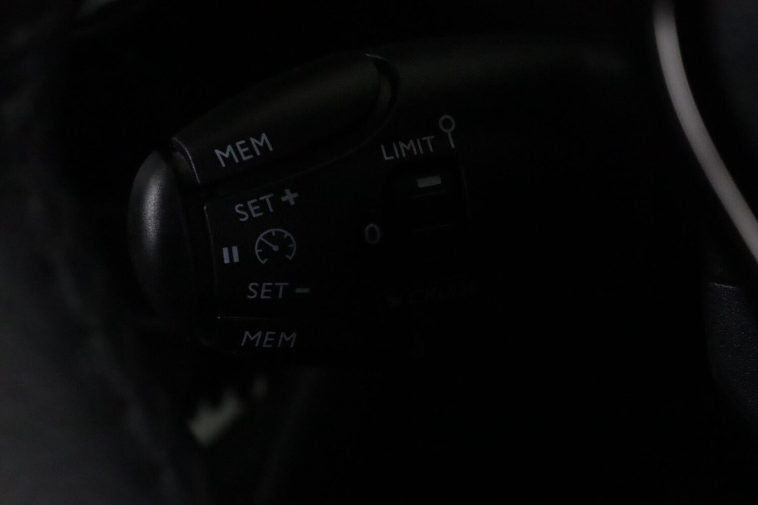 Used Peugeot E-2008 2021 for sale - 76781521: Photo 22