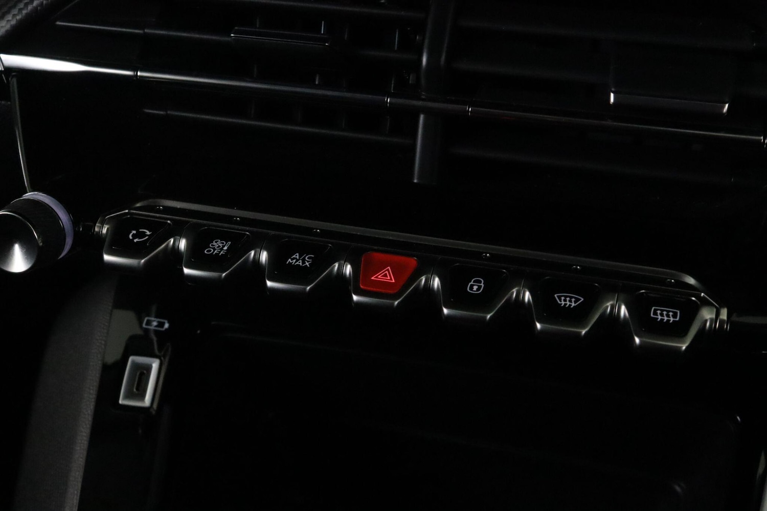 Used Peugeot E-2008 2021 for sale - 76781521: Photo 23