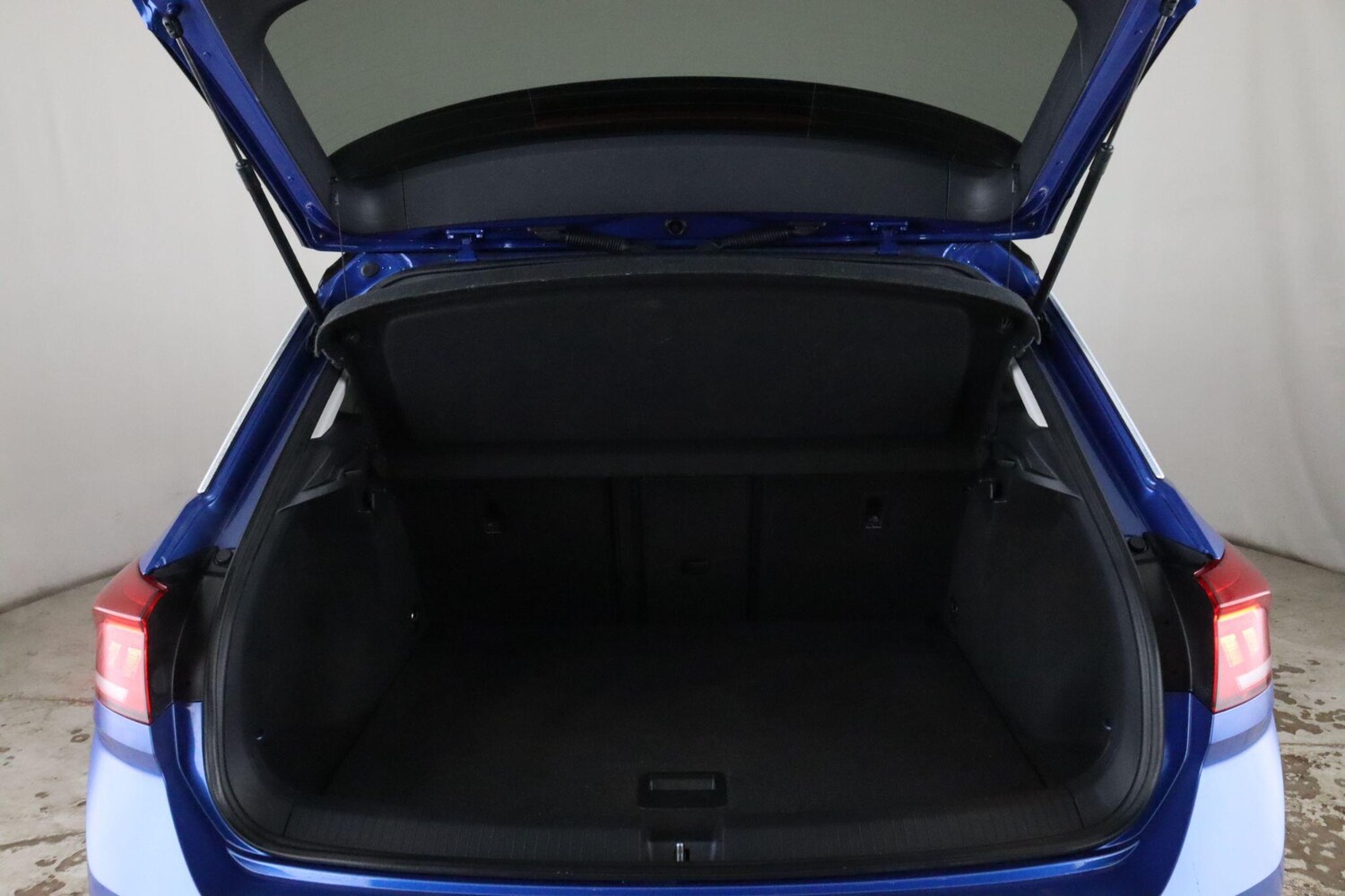 Used Volkswagen T-Roc 2019 for sale - 76122828: Photo 14