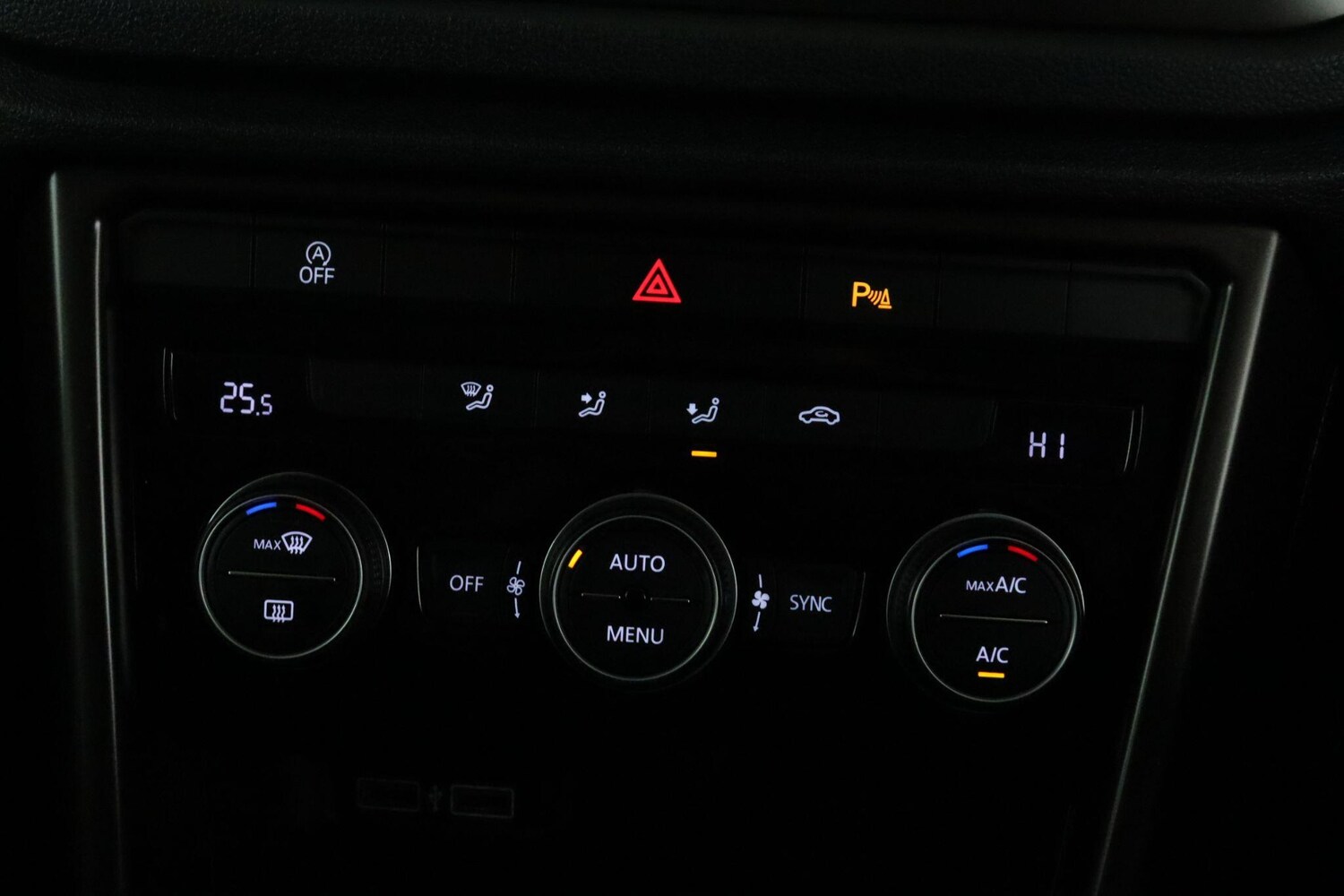 Used Volkswagen T-Roc 2019 for sale - 76122828: Photo 24