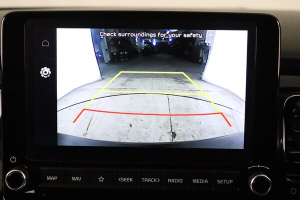 Used Kia Stonic 2022 for sale - 74057145: Photo 31