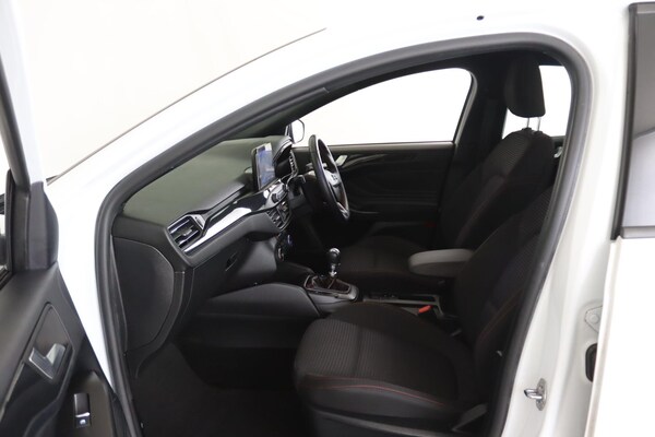 Used Ford Focus 2021 for sale - 76032254: Photo 10