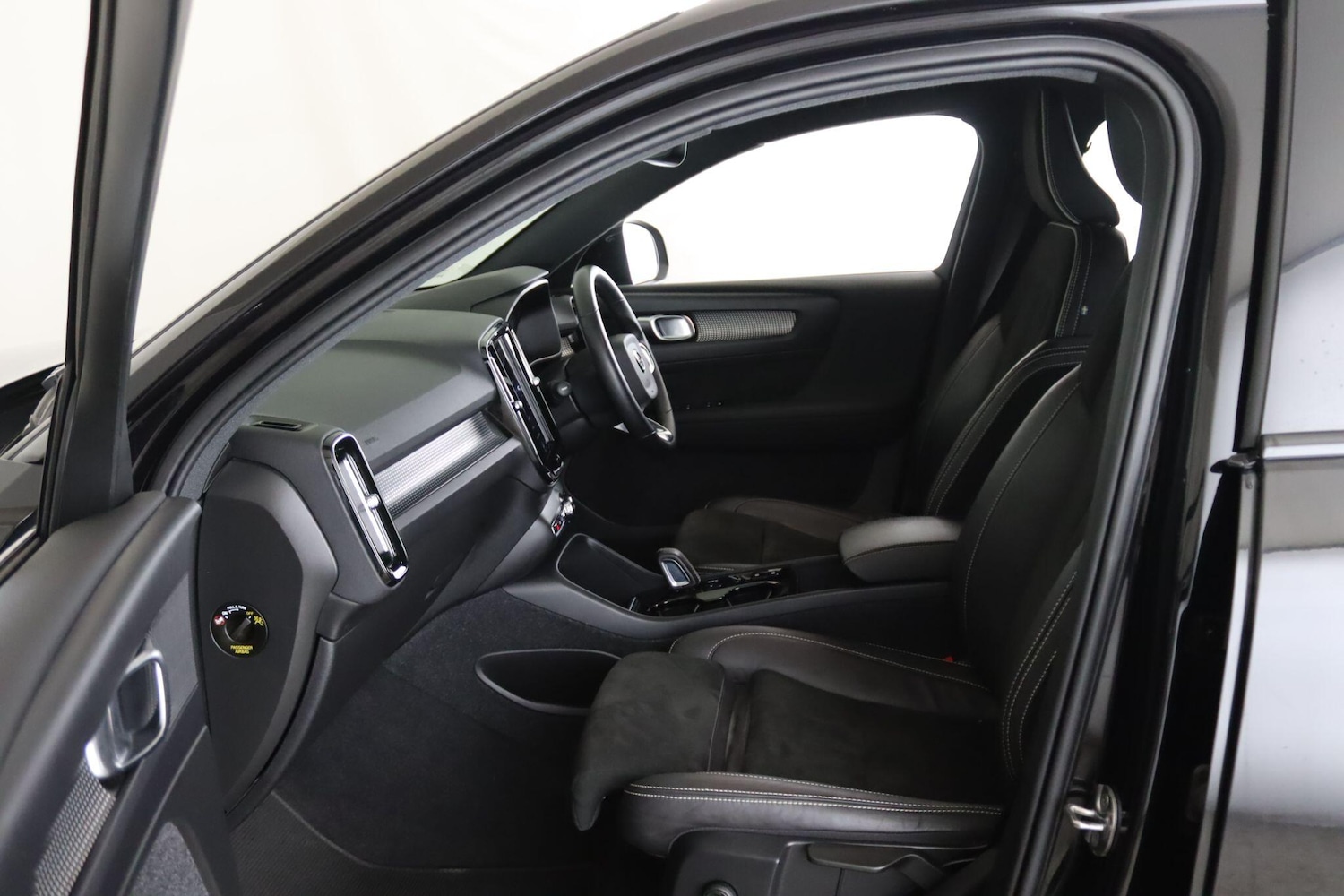 Used Volvo XC40 2022 for sale - 76032001: Photo 11