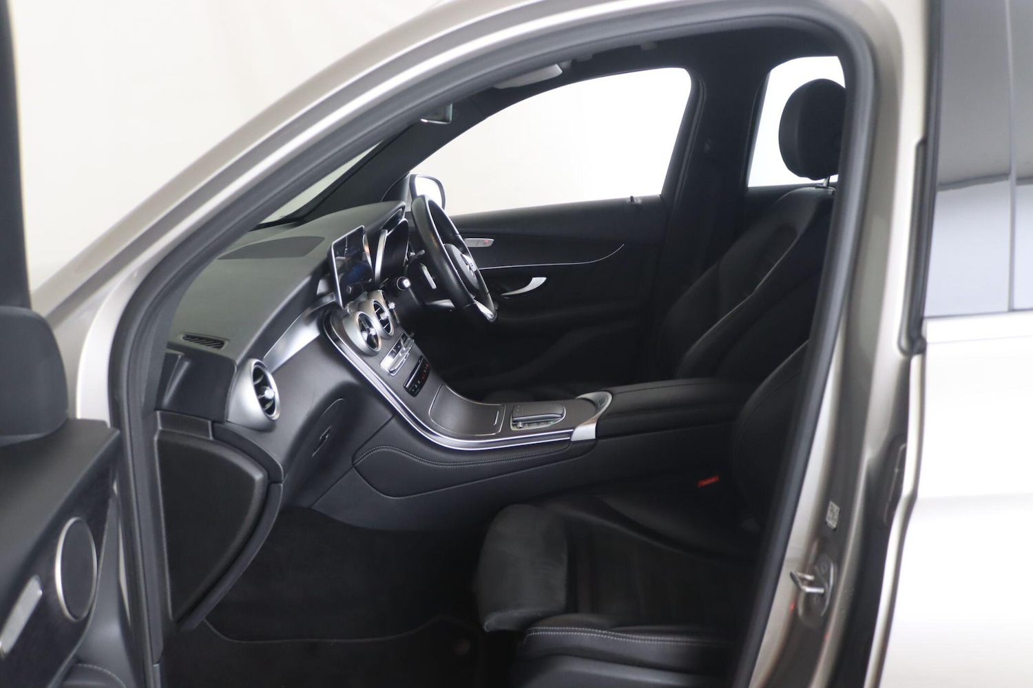 Used Mercedes-Benz GLC 2021 for sale - 76832356: Photo 13