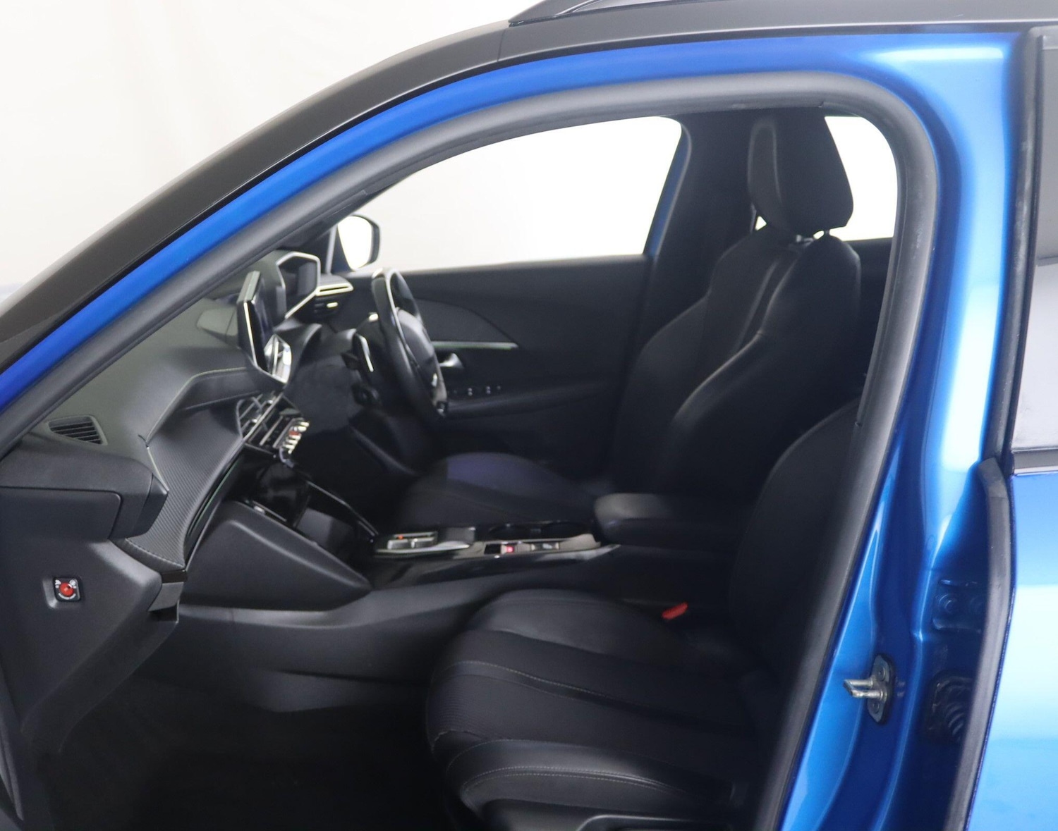 Used Peugeot 2008 2023 for sale - 76714360: Photo 11