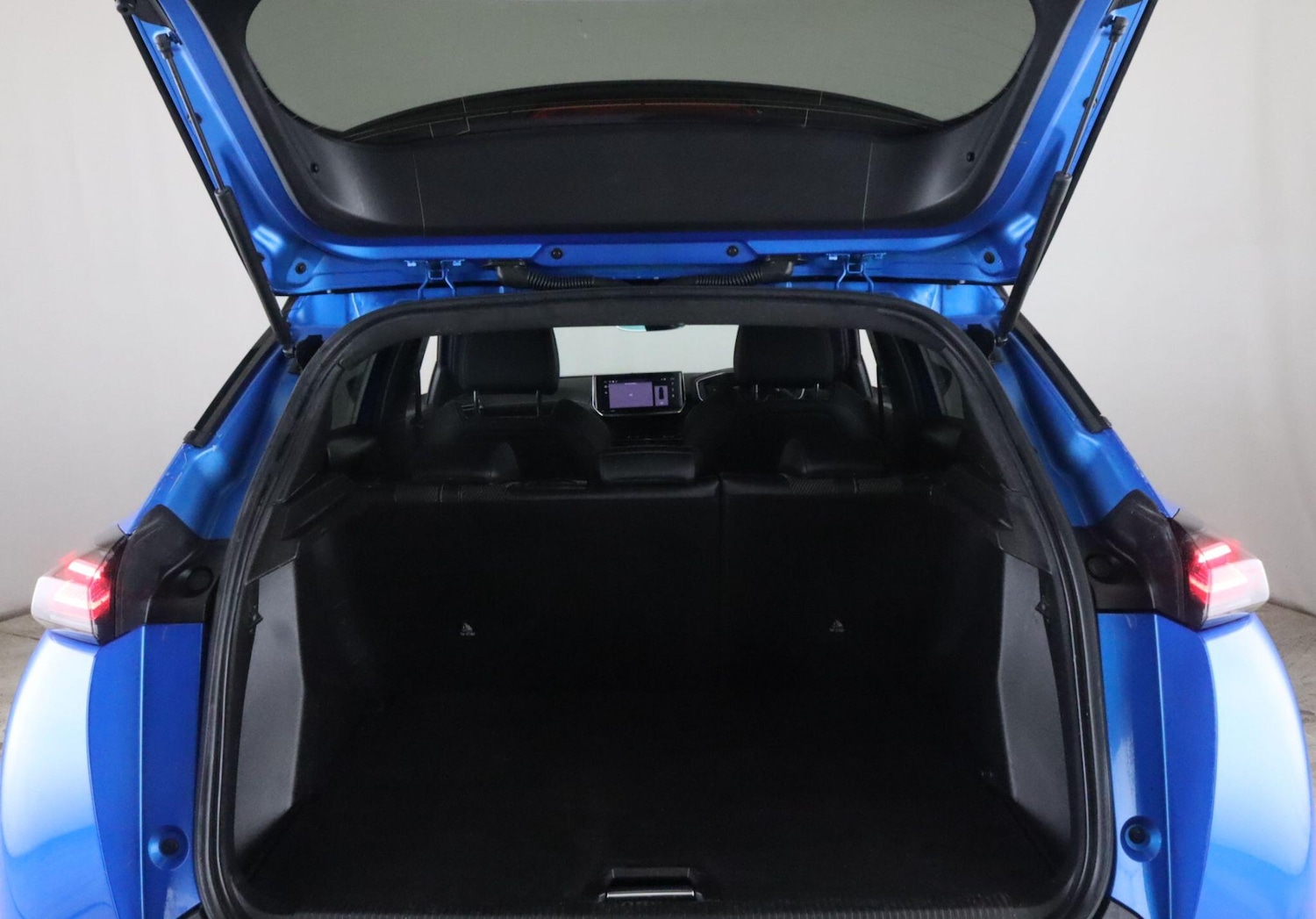 Used Peugeot 2008 2023 for sale - 76714360: Photo 13