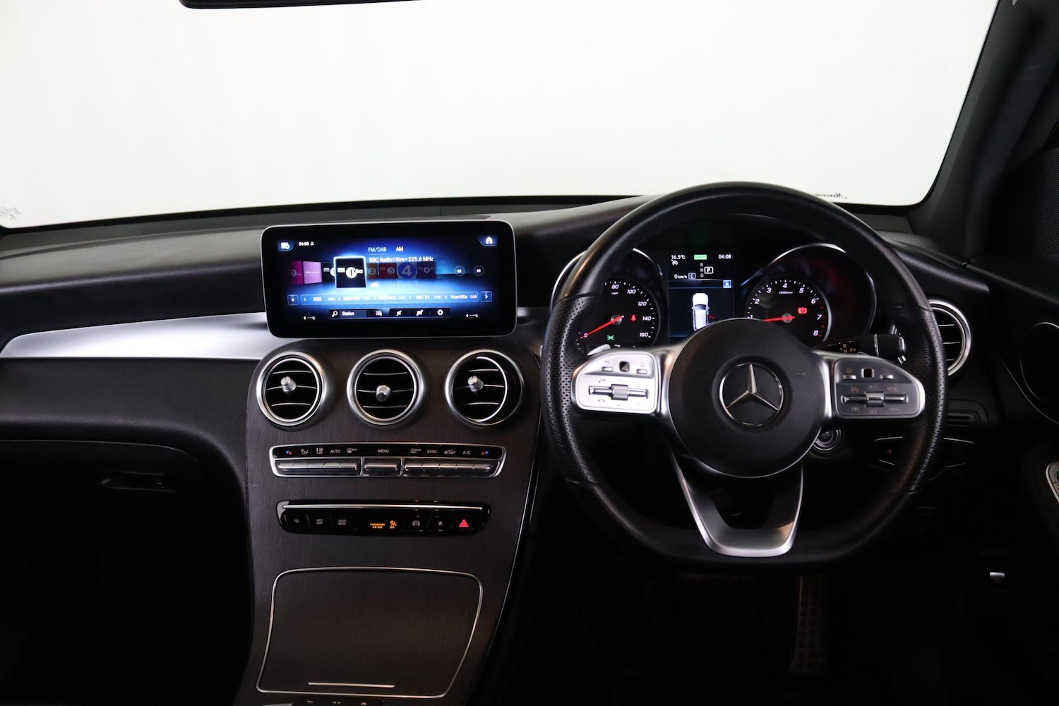 Used Mercedes-Benz GLC 2019 for sale - 76608108: Photo 17