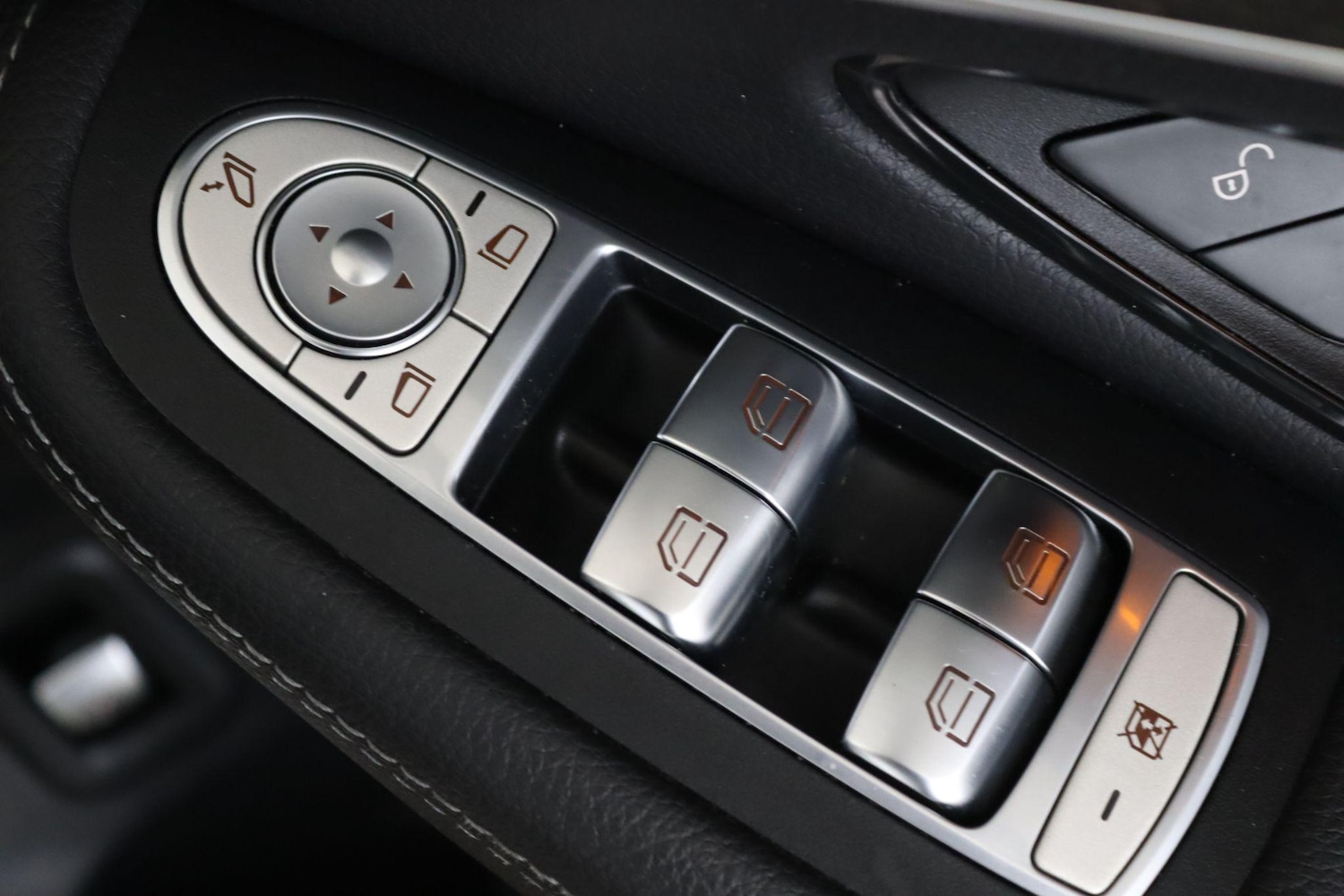 Used Mercedes-Benz GLC 2019 for sale - 76608108: Photo 19