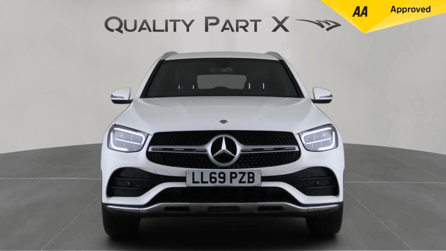 Used Mercedes-Benz GLC 2019 for sale - 76608108: Photo 2