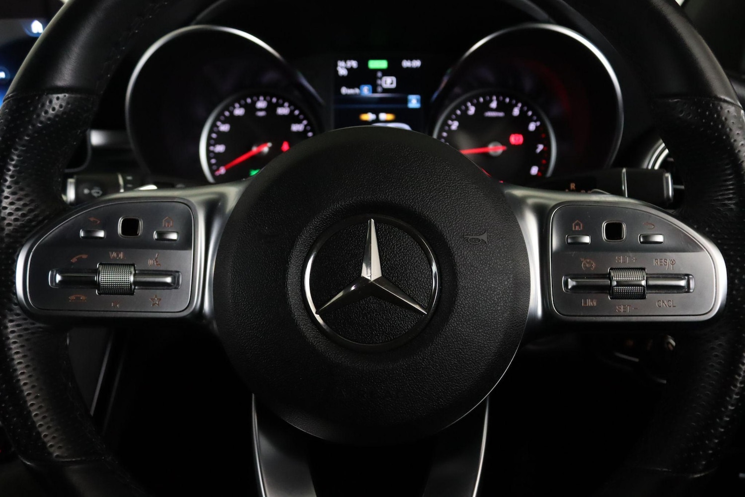 Used Mercedes-Benz GLC 2019 for sale - 76608108: Photo 22