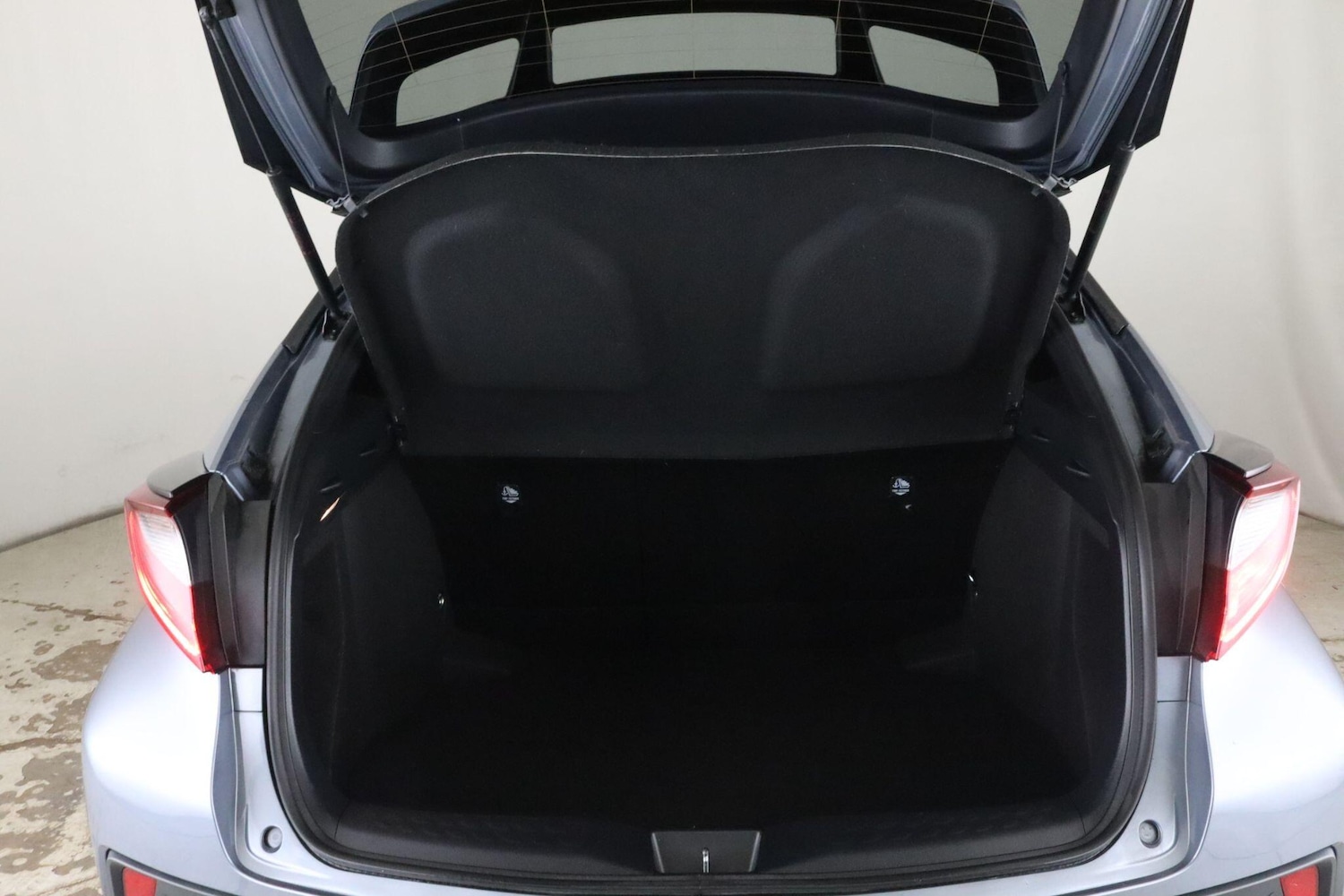 Used Toyota C-HR 2022 for sale - 76398768: Photo 13