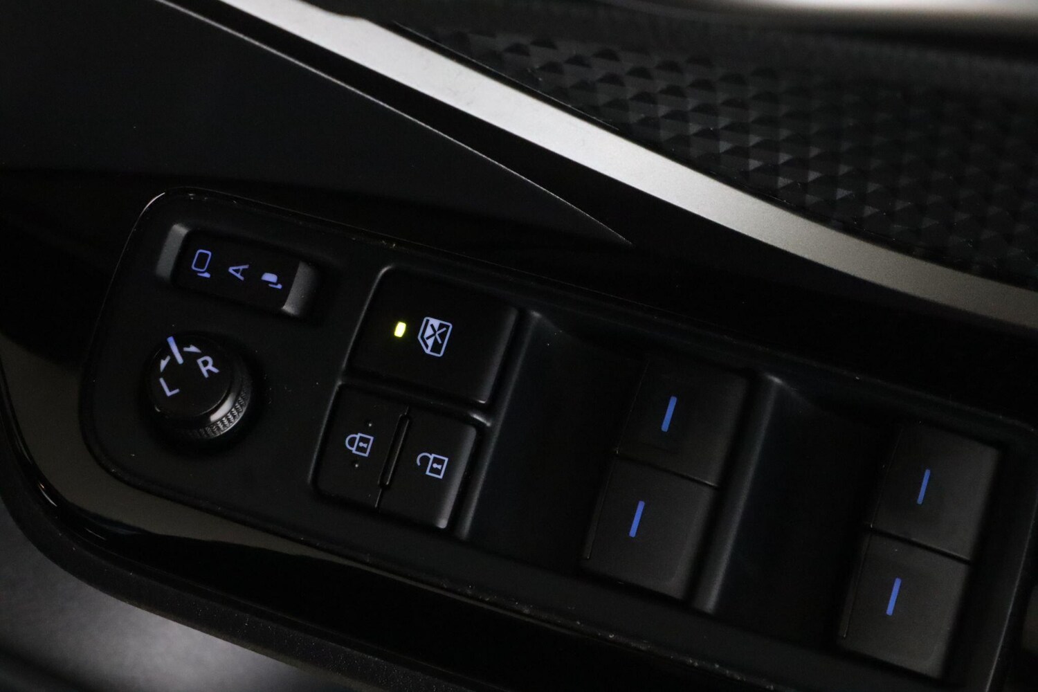 Used Toyota C-HR 2022 for sale - 76398768: Photo 17