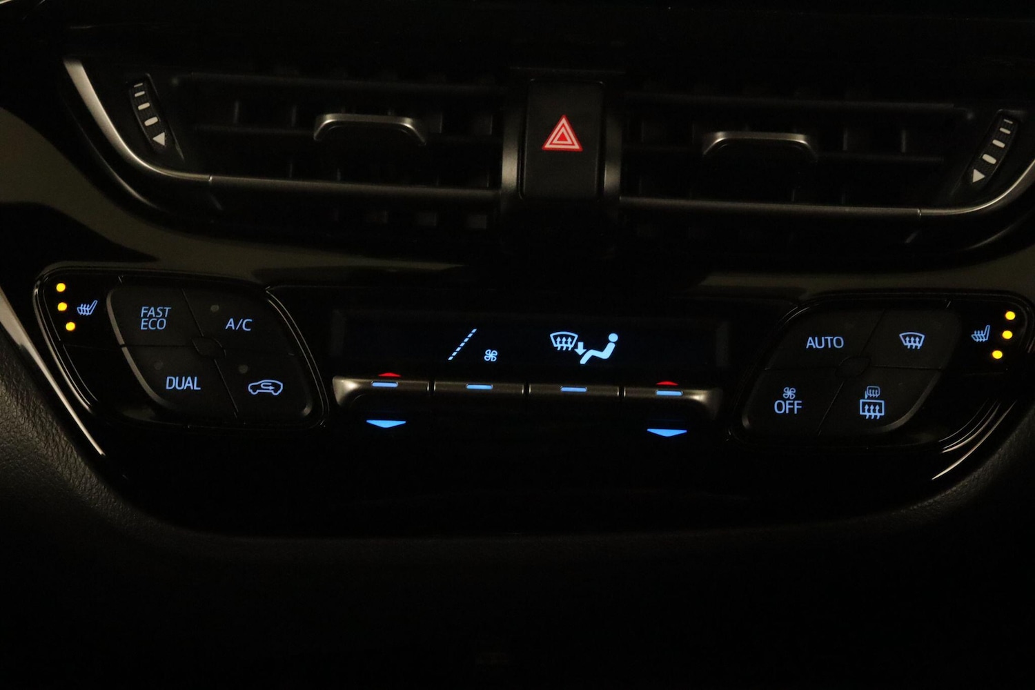 Used Toyota C-HR 2022 for sale - 76398768: Photo 25