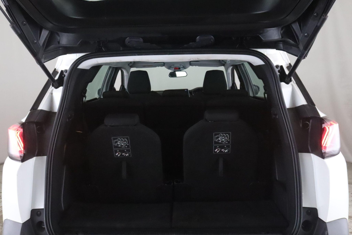 Used Peugeot 5008 2022 for sale - 77143223: Photo 12