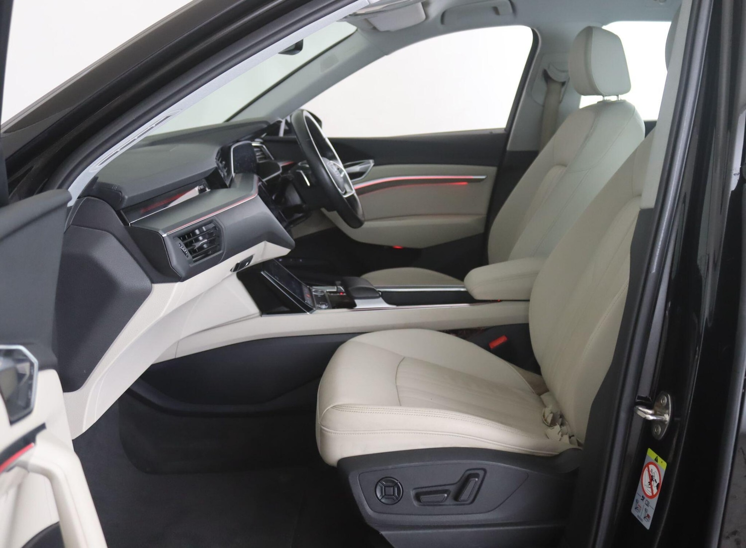 Used Audi e-tron 2021 for sale - 77130881: Photo 10