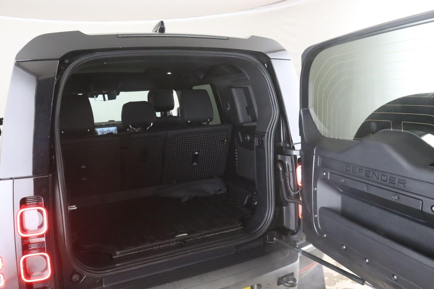 Used Land Rover Defender 2022 for sale - 77425421: Photo 15