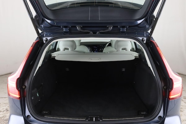 Used Volvo V60 2020 for sale - 75280646: Photo 13