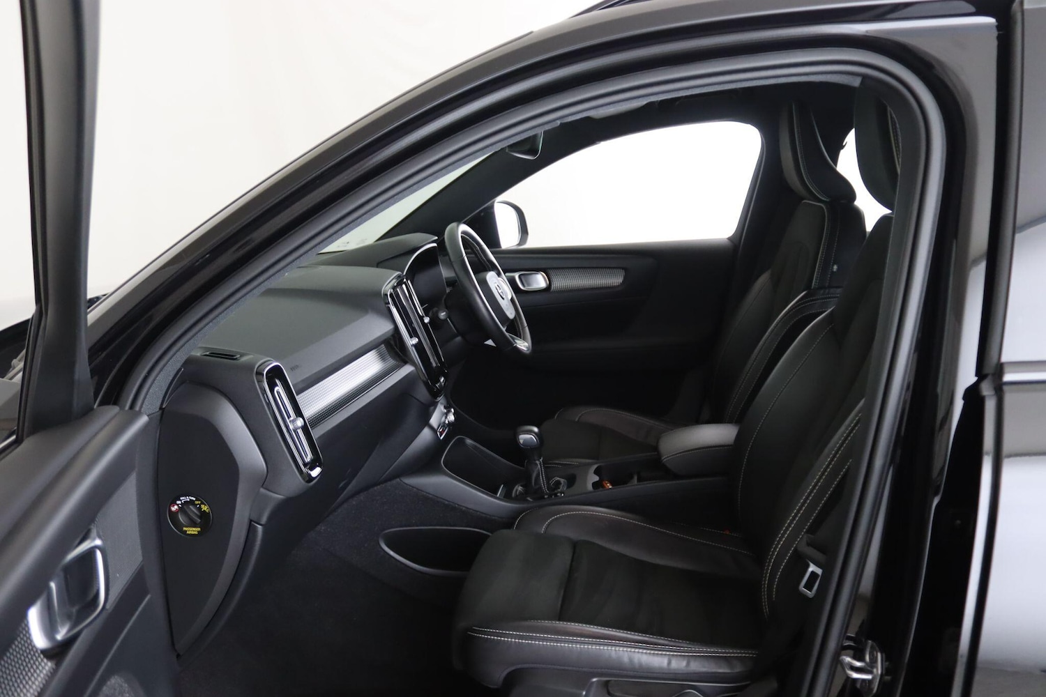 Used Volvo XC40 2021 for sale - 76059735: Photo 10