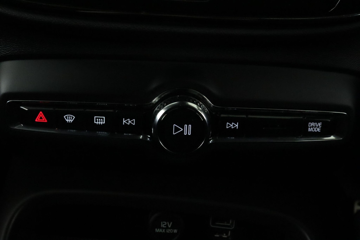 Used Volvo XC40 2021 for sale - 76059735: Photo 23