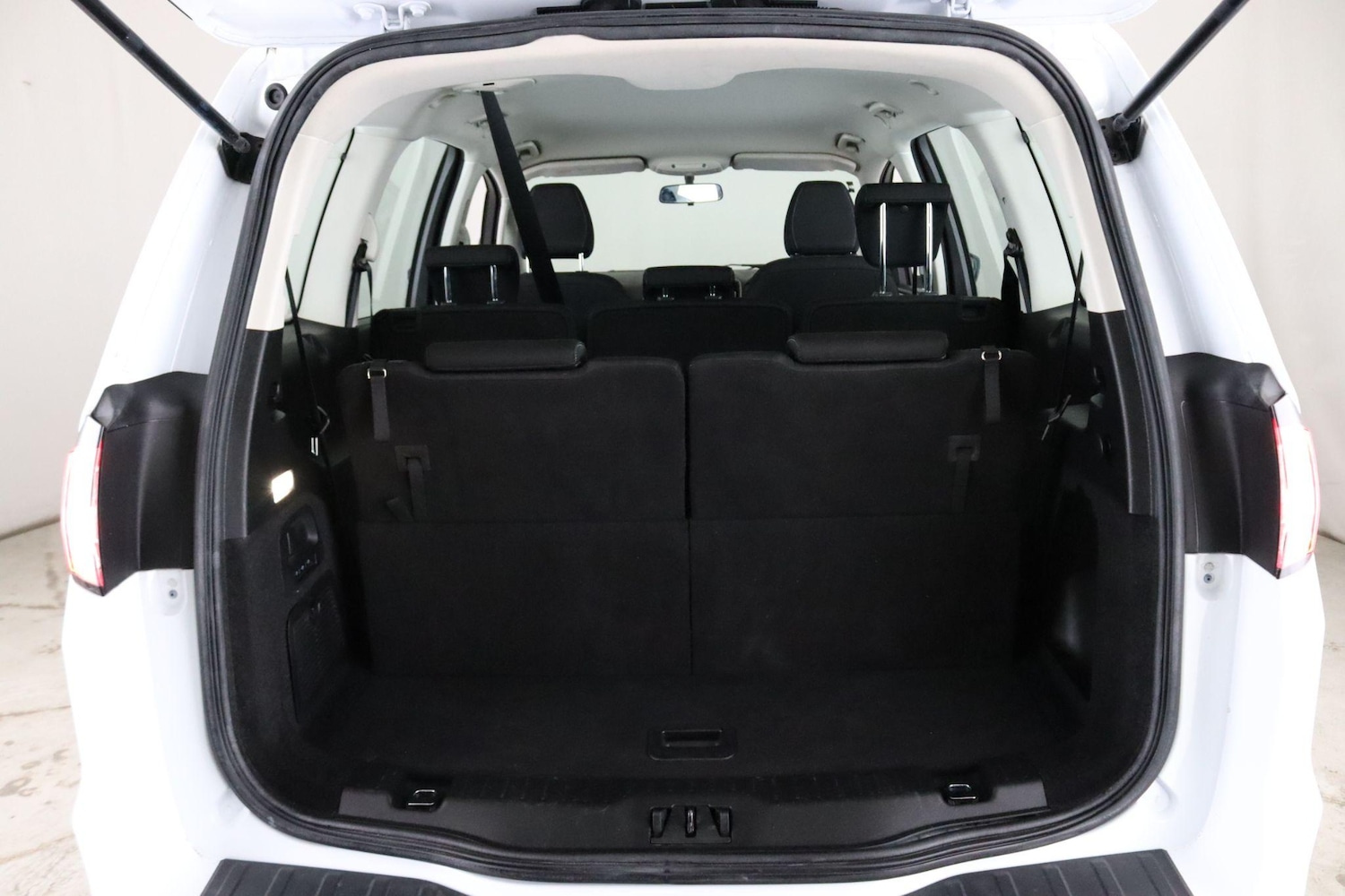 Used Ford Galaxy 2019 for sale - 76781993: Photo 13