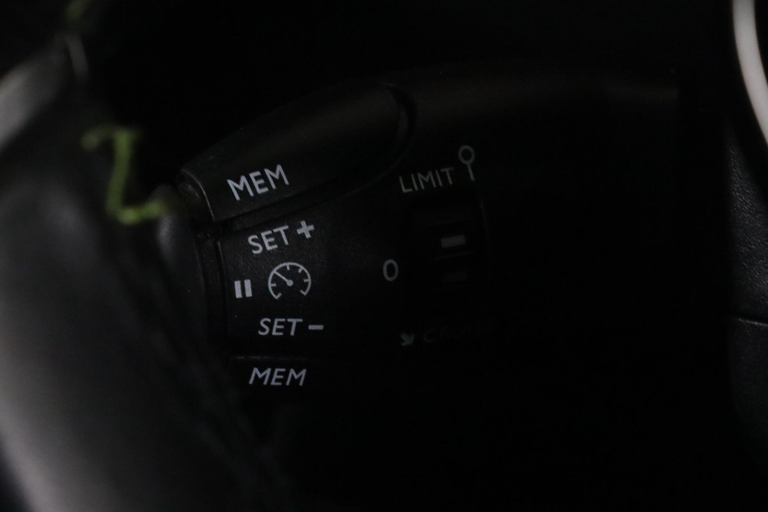 Used Peugeot E-2008 2022 for sale - 77695800: Photo 21