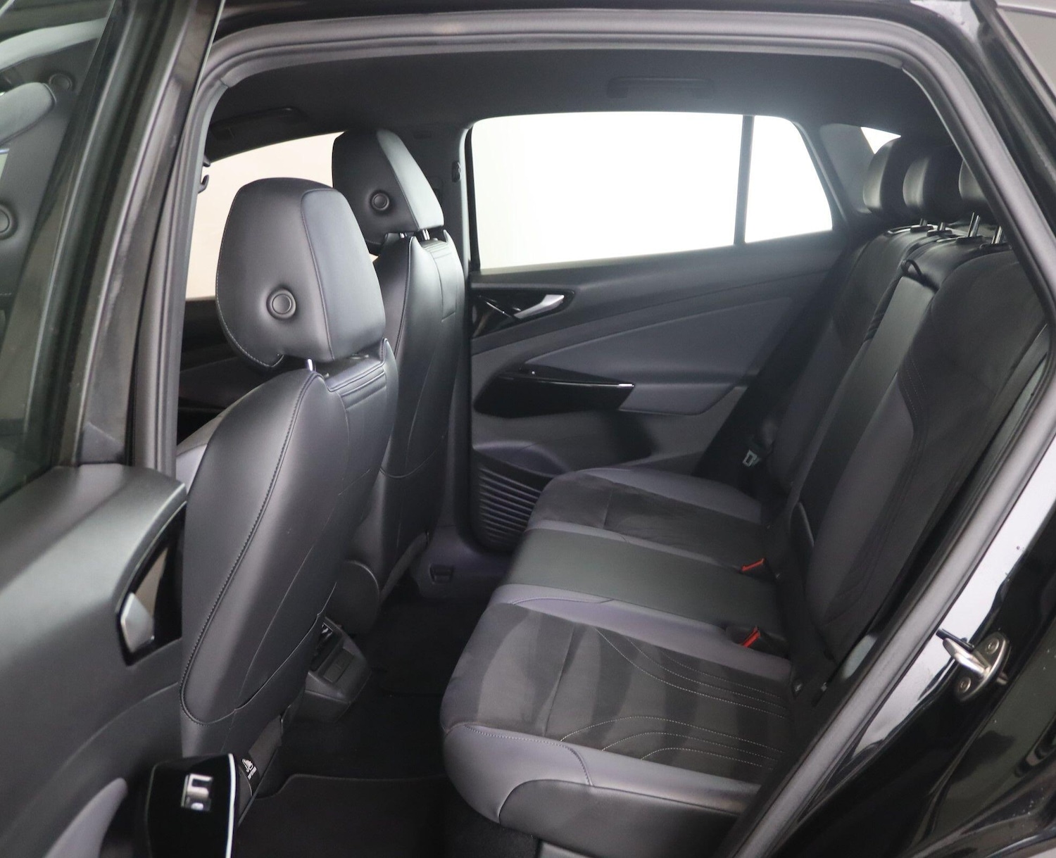 Used Volkswagen ID.4 2021 for sale - 76283411: Photo 11