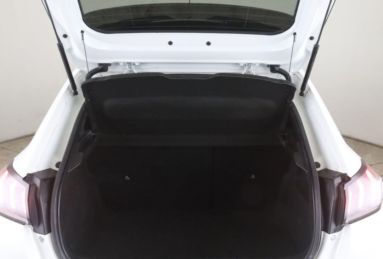 Used Peugeot 208 2022 for sale - 76715395: Photo 13