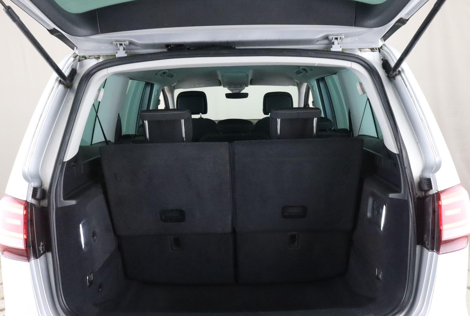 Used Volkswagen Sharan 2019 for sale - 76537942: Photo 12